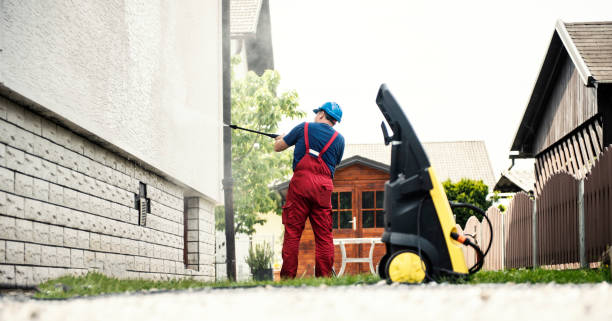 Best Animal Enclosure Cleaning  in The Meadows, FL